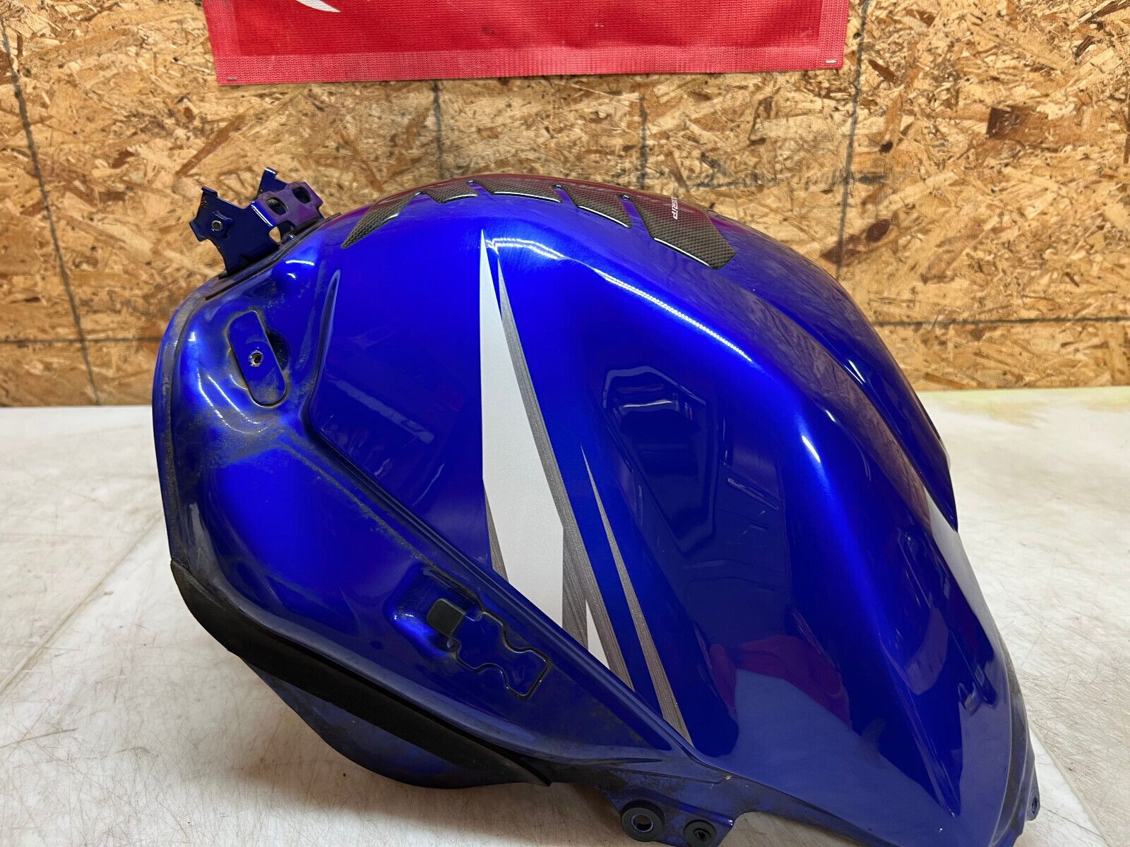 04 05 06 2004 2005 2006 YAMAHA YZFR1 YZF R1 GAS TANK FUEL TANK PETROL RESERVOIR