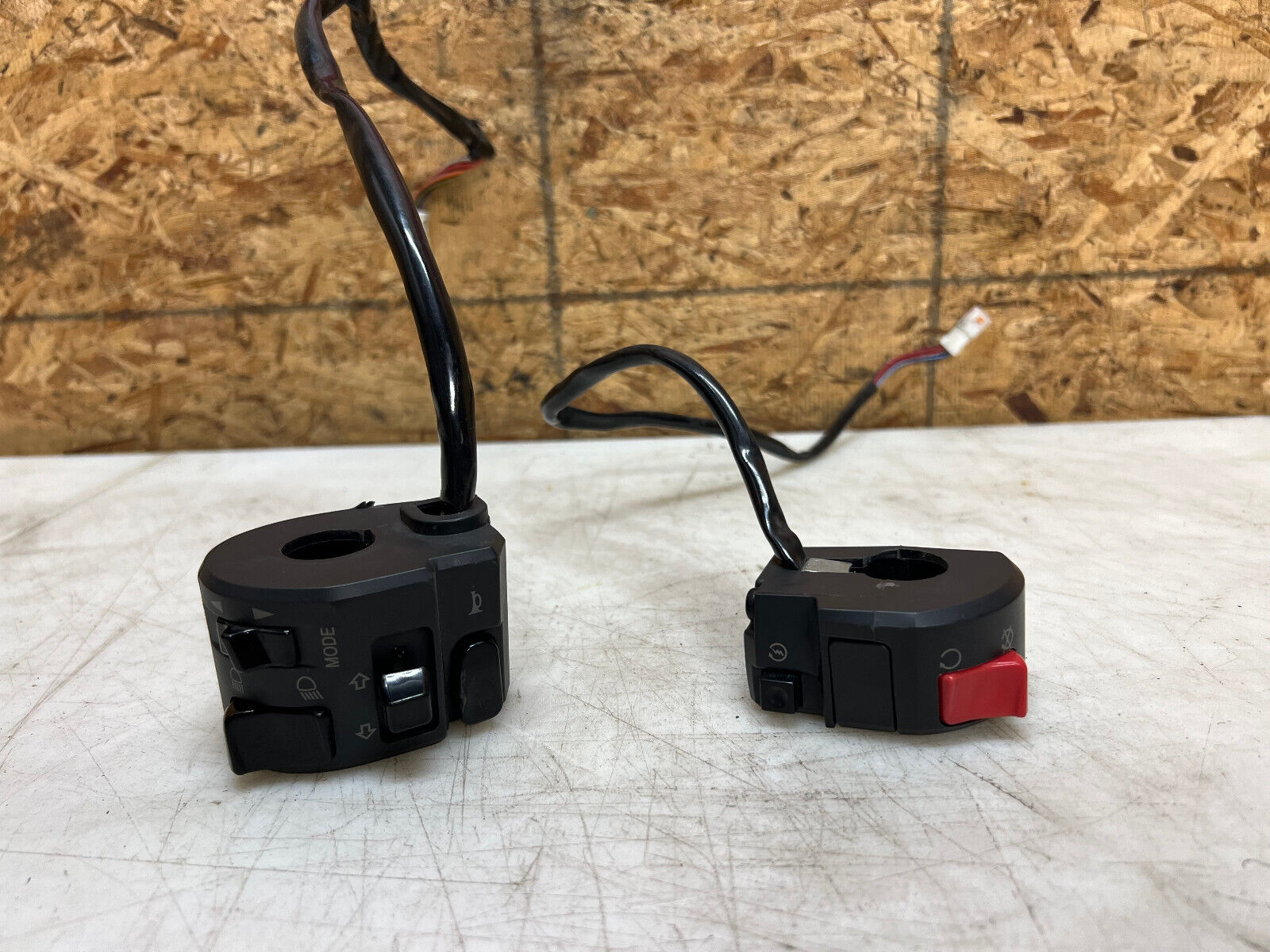 10 11 12 13 14 DUCATI MONSTER 796 M796 RIGHT LEFT BAR SWITCH CUBE ON OFF LIGHT