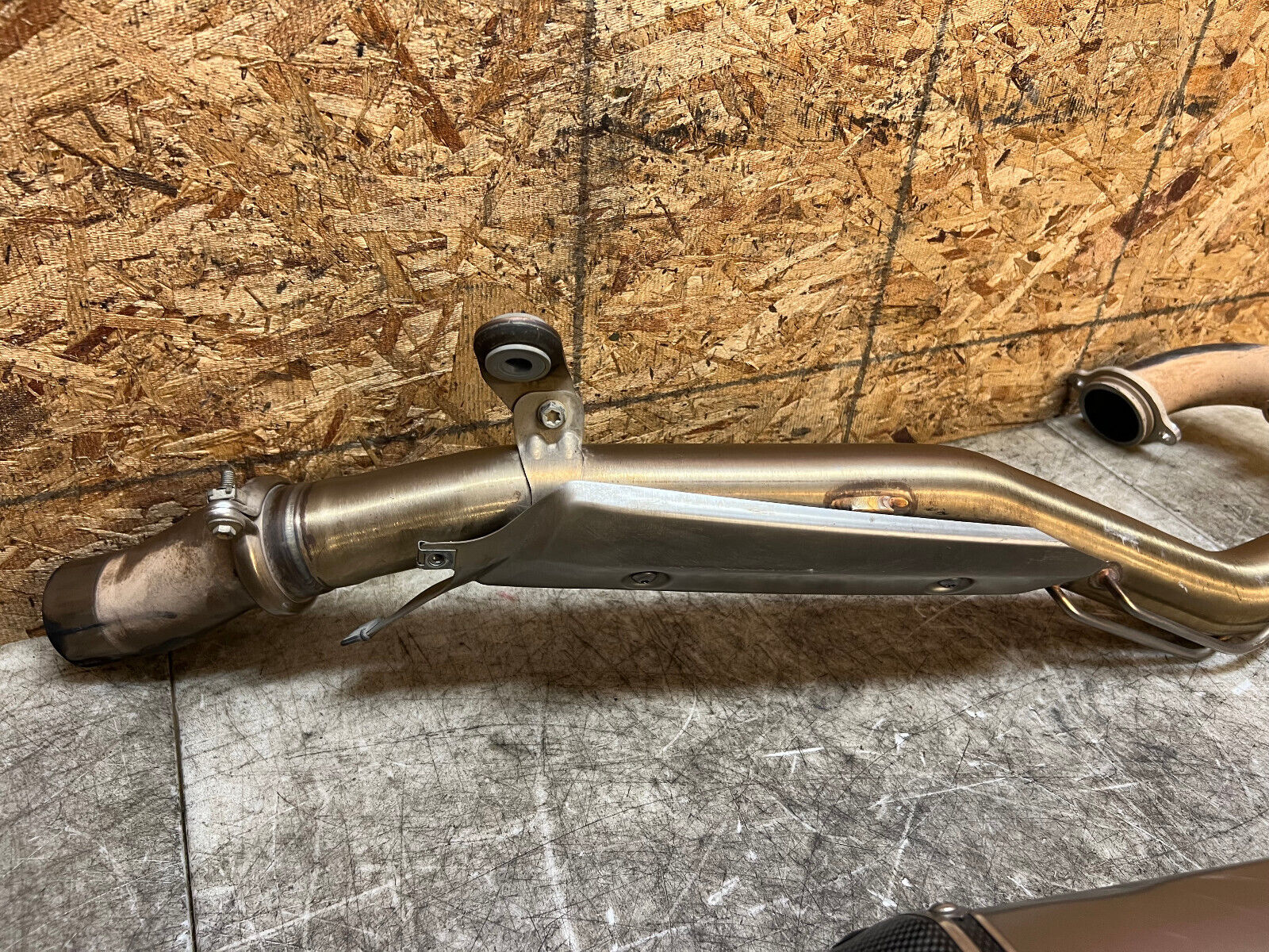 19 20 21 22 23 24 KTM 690 ENDURO R SM SMC LC4 WINGS SLIP ON EXHAUST SYSTEM PIPE