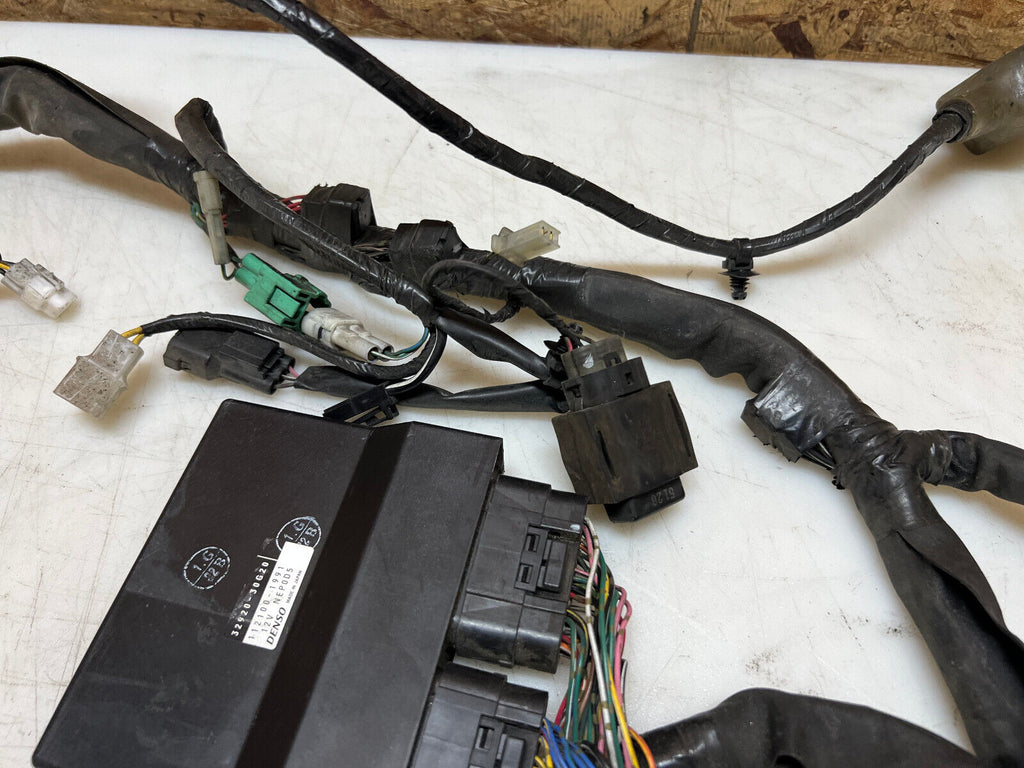 04 05 SUZUKI GSXR GSX-R 750 GSXR750 MAIN ENGINE WIRING HARNESS LOOM ECU CDI