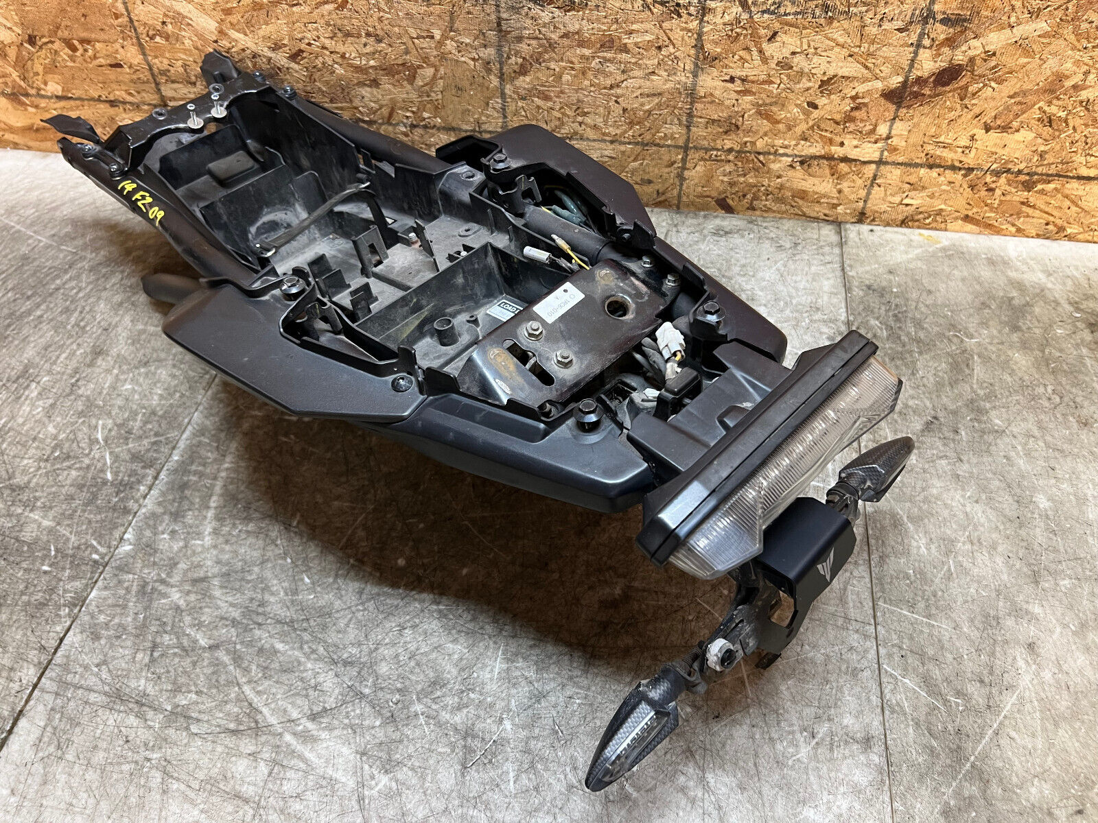 14 15 16 2015 2016 YAMAHA FZ9 FZ09 FZ-09 FZ 900 REAR SUBFRAME SUB FRAME TAIL