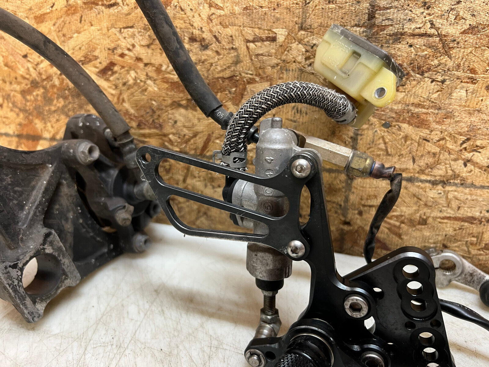 05 06 SUZUKI GSX-R1000 GSX-R GSXR 1000 SATO RACING REARSETS REAR SET SETS PAIR