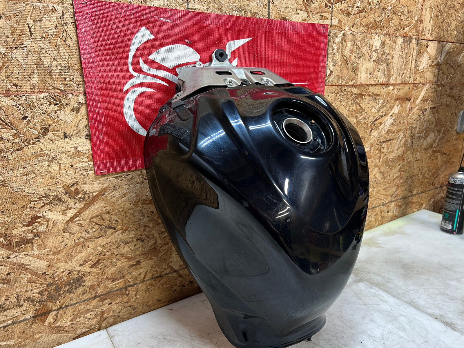 08 09 10 2009 2010 SUZUKI GSXR GSX-R 600 750 GAS TANK FUEL TANK PETROL RESERVOIR