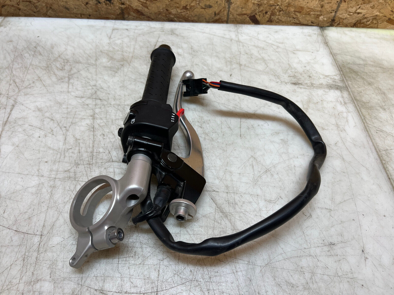 13 14 15 16 17 TRIUMPH DAYTONA 675R 675 R LEFT CLIP ON HANDLEBAR BAR SWITCH CUBE