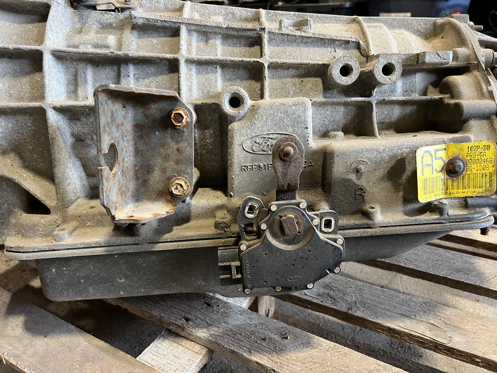 1999 2000 01 02 03 04 FORD 7.3L POWERSTROKE TRANSMISSION 4R100 NON PTO LOW MILES