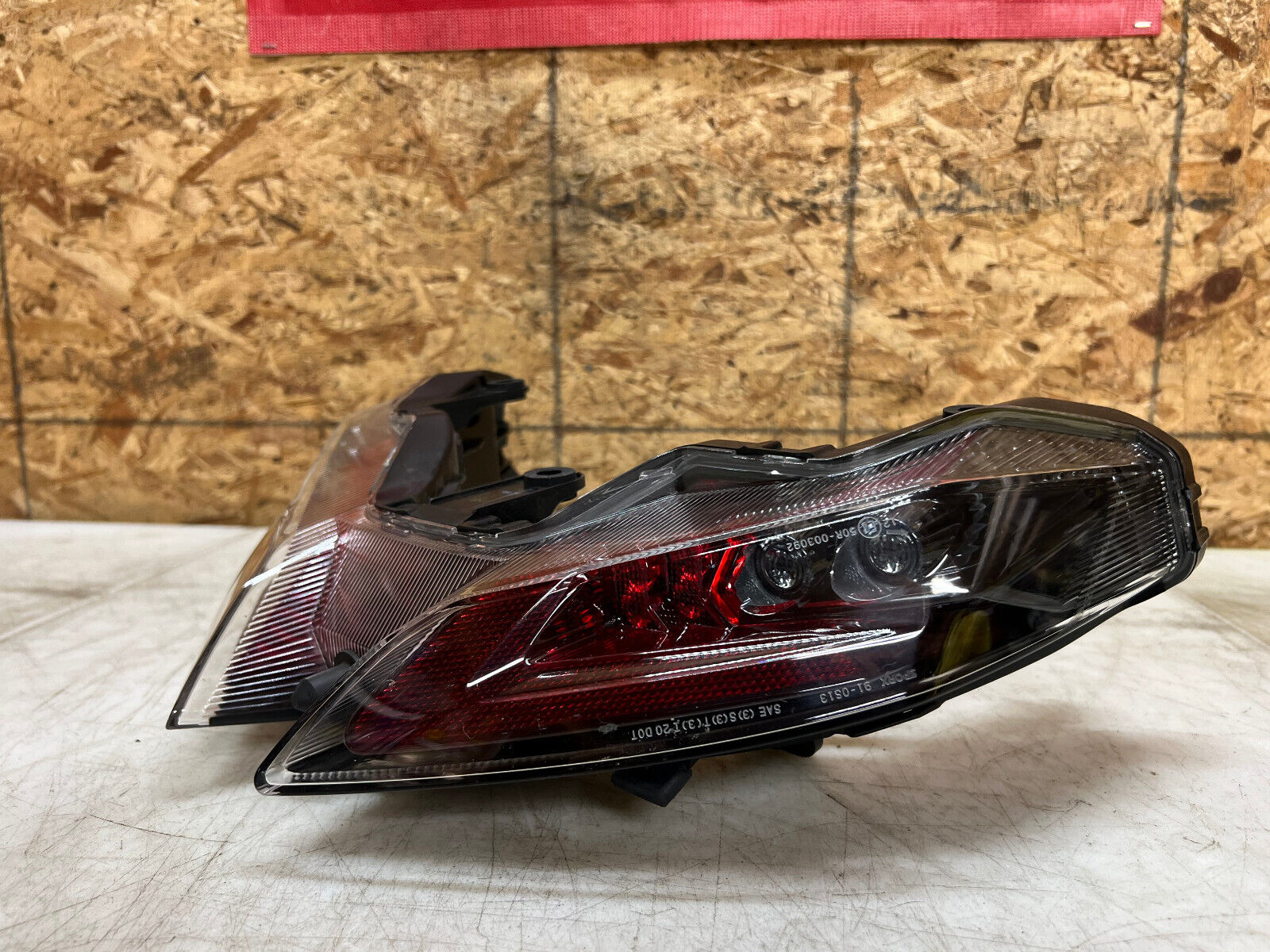 21 22 23 24 SUZUKI HAYABUSA GSX1300R GSX 1300 TAILLIGHT TAIL LIGHT BRAKE LIGHT