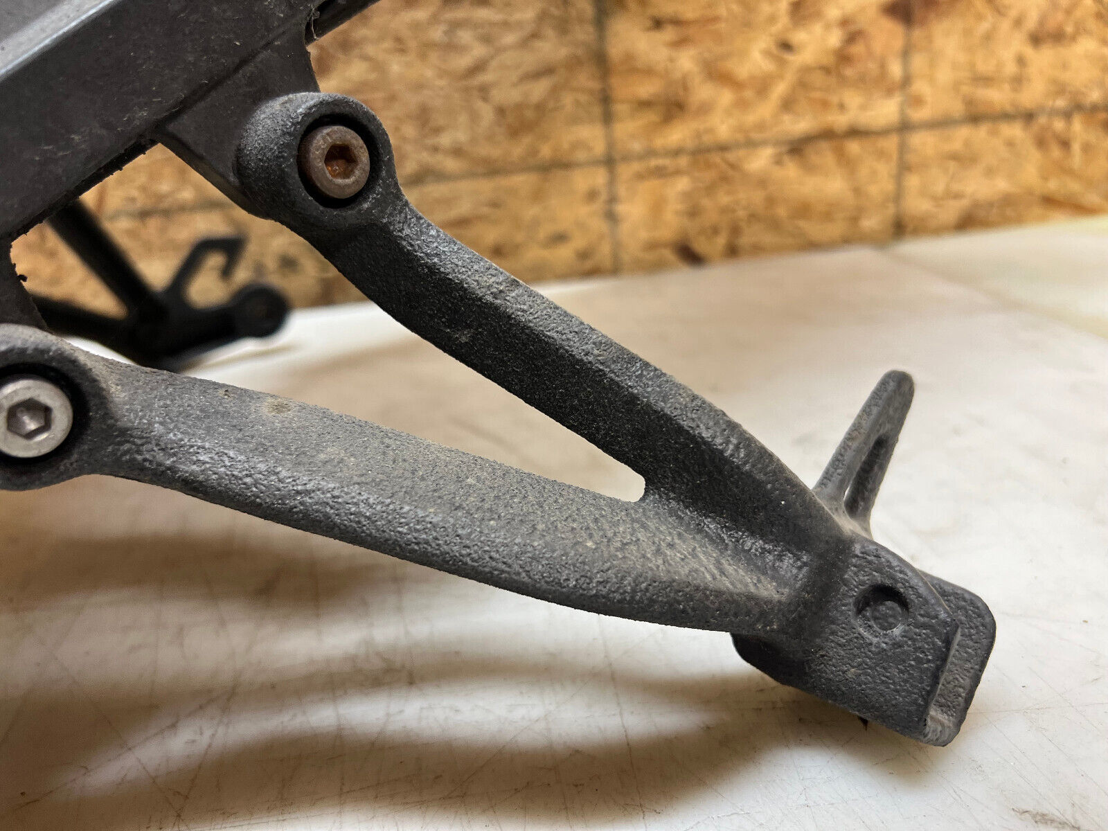 04 05 SUZUKI GSXR GSX-R 600 750 GSXR750 GSXR600 SUBFRAME SUB FRAME BACK TAIL