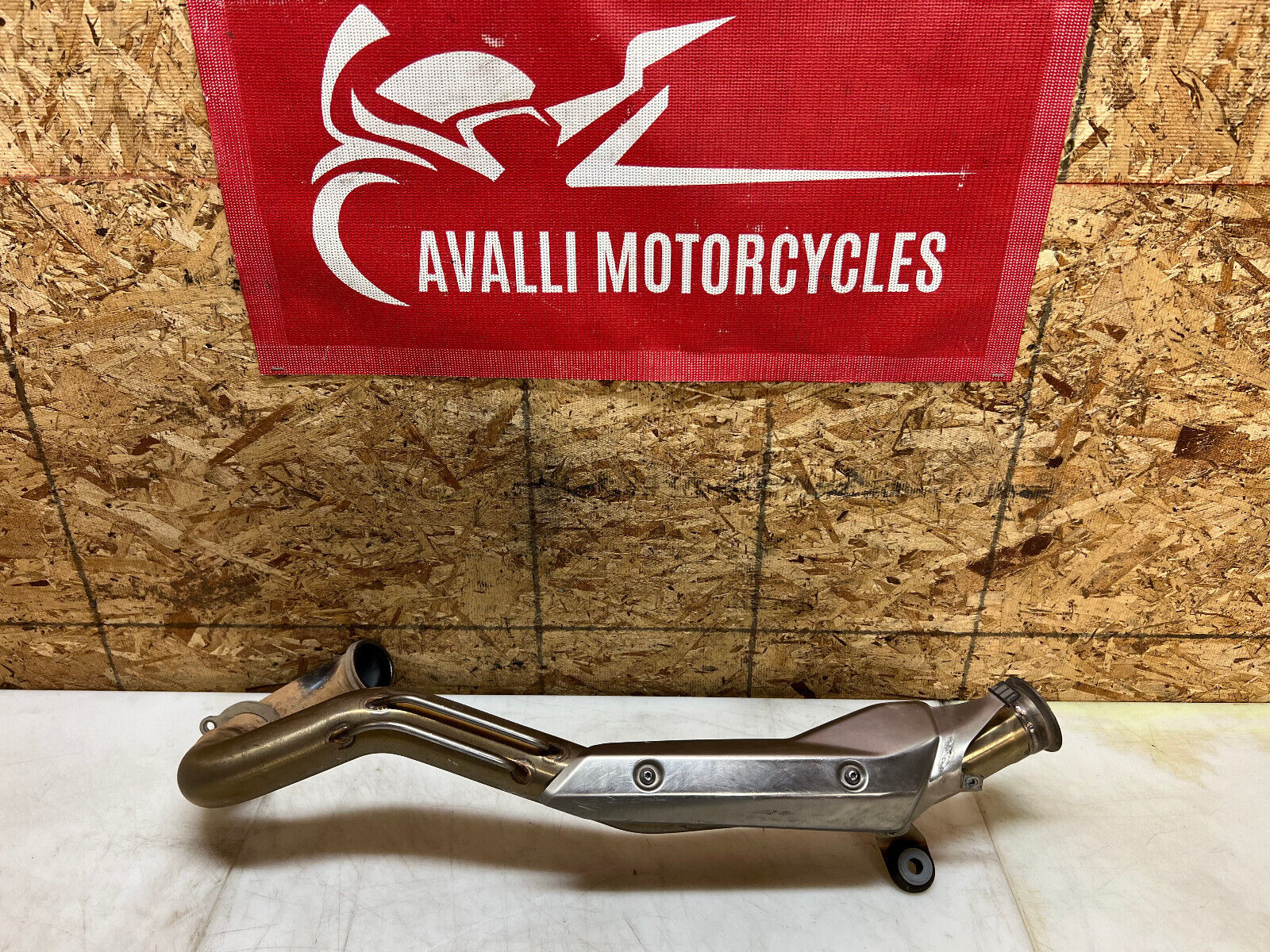 19 20 21 22 23 24 KTM 690 ENDURO R LC4 EXHAUST HEADER HEAD PIPE MID MANIFOLD OEM