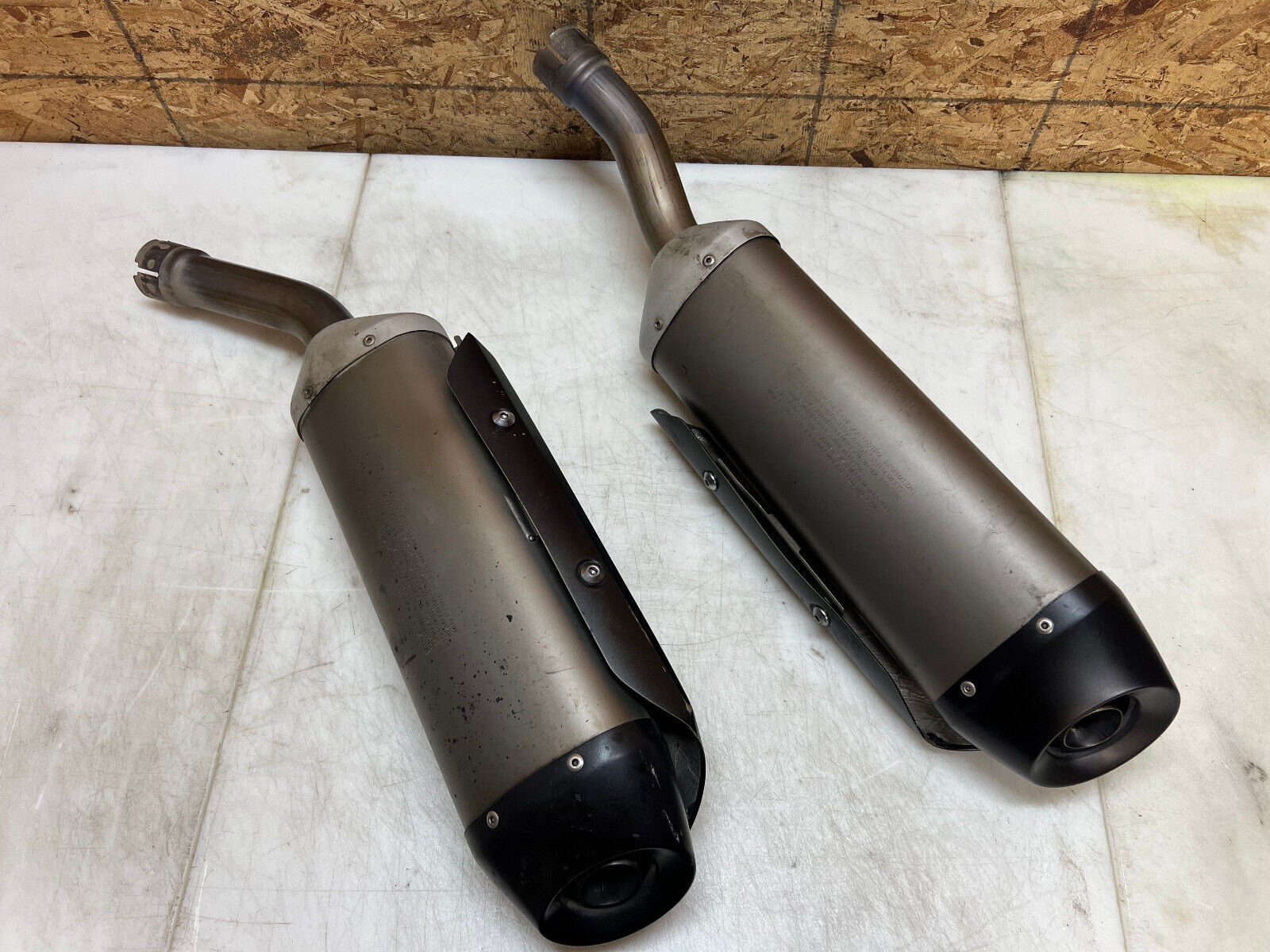2007 2008 07 08 YAMAHA YZFR1 YZF R1 FACTORY EXHAUST MUFFLER SILENCER PIPE OEM