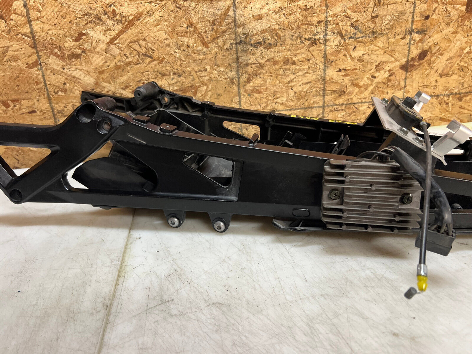 04 05 SUZUKI GSXR GSX-R 600 750 GSXR750 GSXR600 SUBFRAME SUB FRAME BACK FRAME