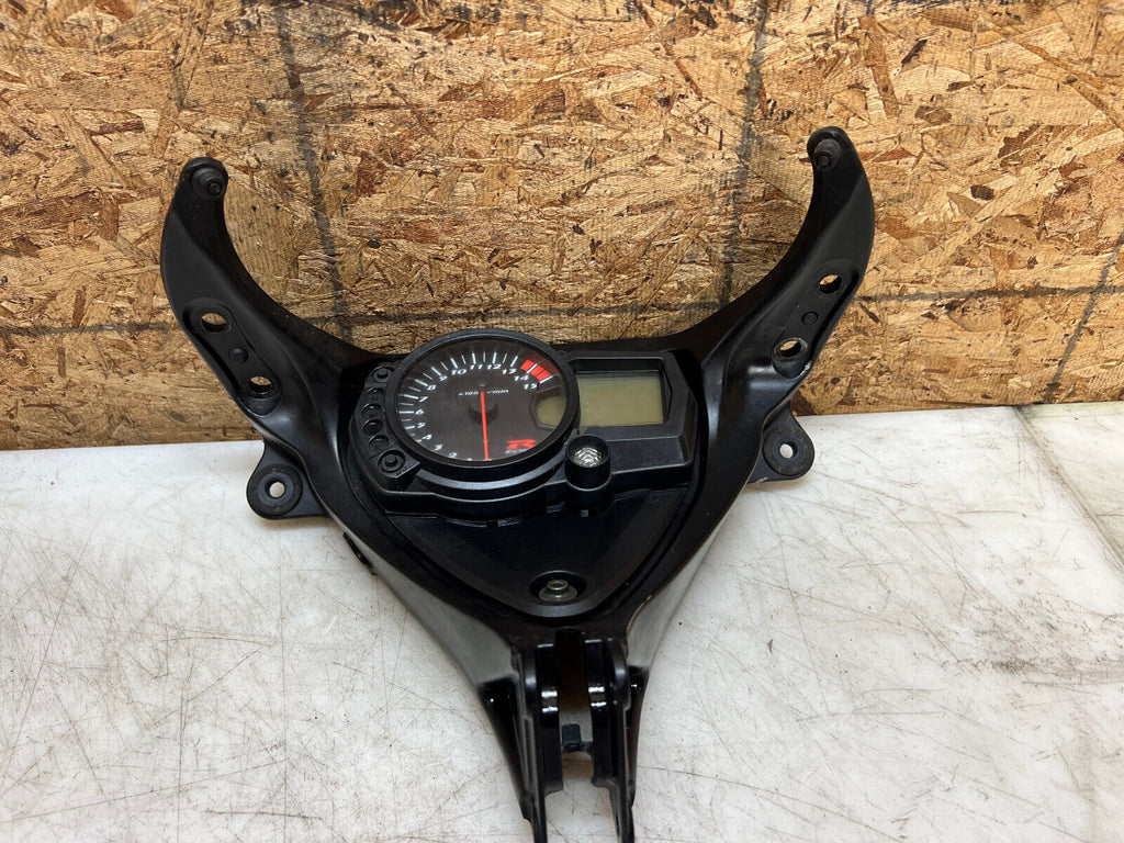 05 06 SUZUKI GSX-R1000 GSX-R GSXR 1000 INSTRUMENT GAUGE CLUSTER FAIRING STAY