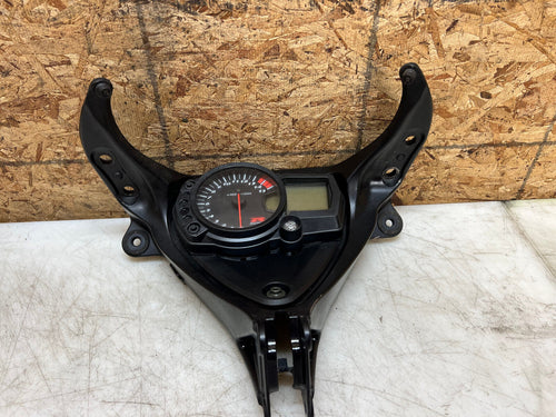 05 06 SUZUKI GSX-R1000 GSX-R GSXR 1000 INSTRUMENT GAUGE CLUSTER FAIRING STAY