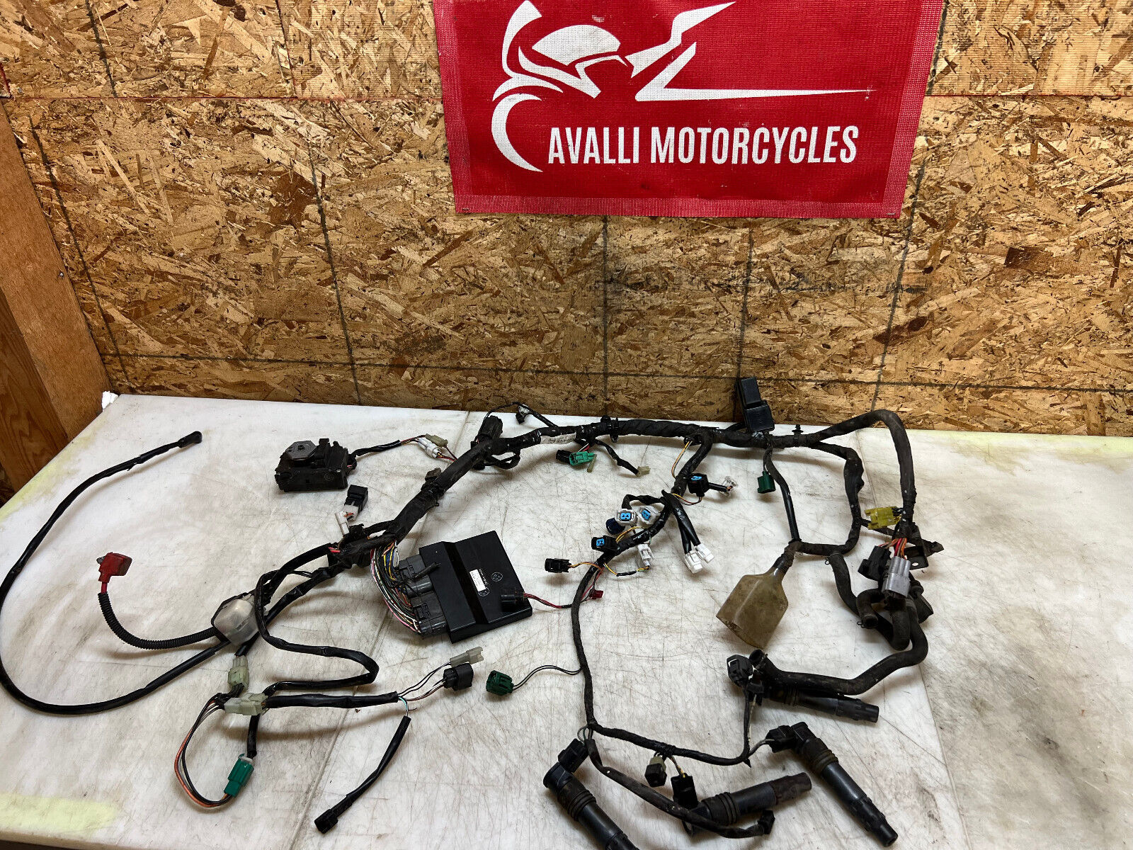 05 06 2005 2006 SUZUKI GSX-R1000 GSX-R GSXR 1000 WIRING HARNESS LOOM ECU CDI ECM