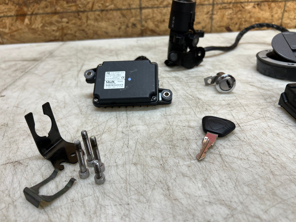 13 14 15 16 17 TRIUMPH DAYTONA 675R 675 R LOCK SET KEY SET IGNITION ECU CDI ECM