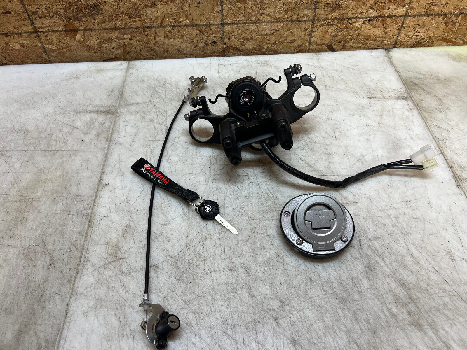20 21 22 23 24 25 YAMAHA MT 07 MT-07 MT07 LOCK SET KEY SET IGNITION TRIPLE TREE