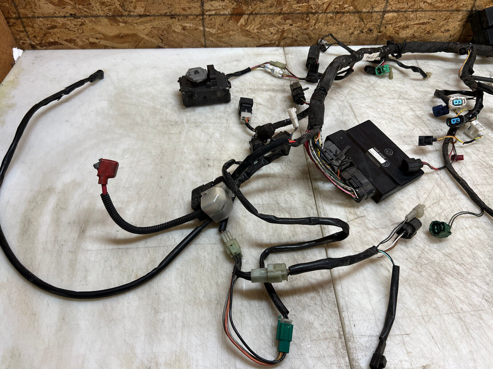 05 06 2005 2006 SUZUKI GSX-R1000 GSX-R GSXR 1000 WIRING HARNESS LOOM ECU CDI ECM
