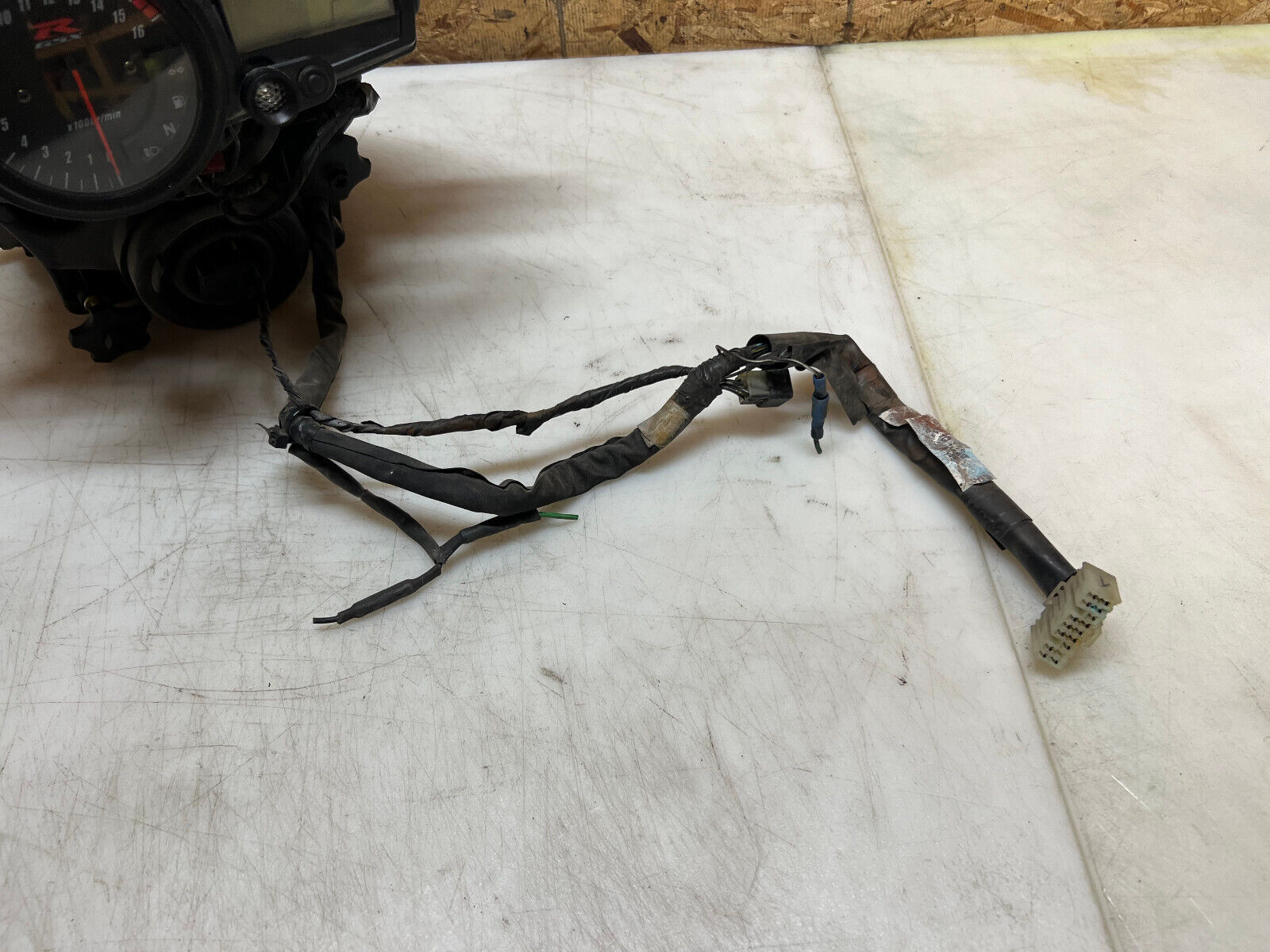 04 05 SUZUKI GSXR GSX-R 600 750 GSXR750 GSXR600 HEADLIGHT HEAD LIGHT CLUSTER