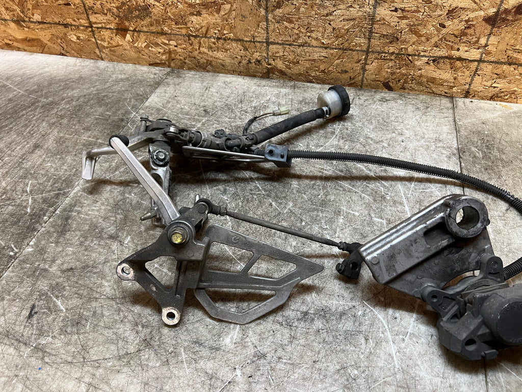 98 99 00 01 02 03 KAWASAKI NINJA ZX7-R ZX7R ZX7 LEFT RIGHT REARSETS REAR SET OEM
