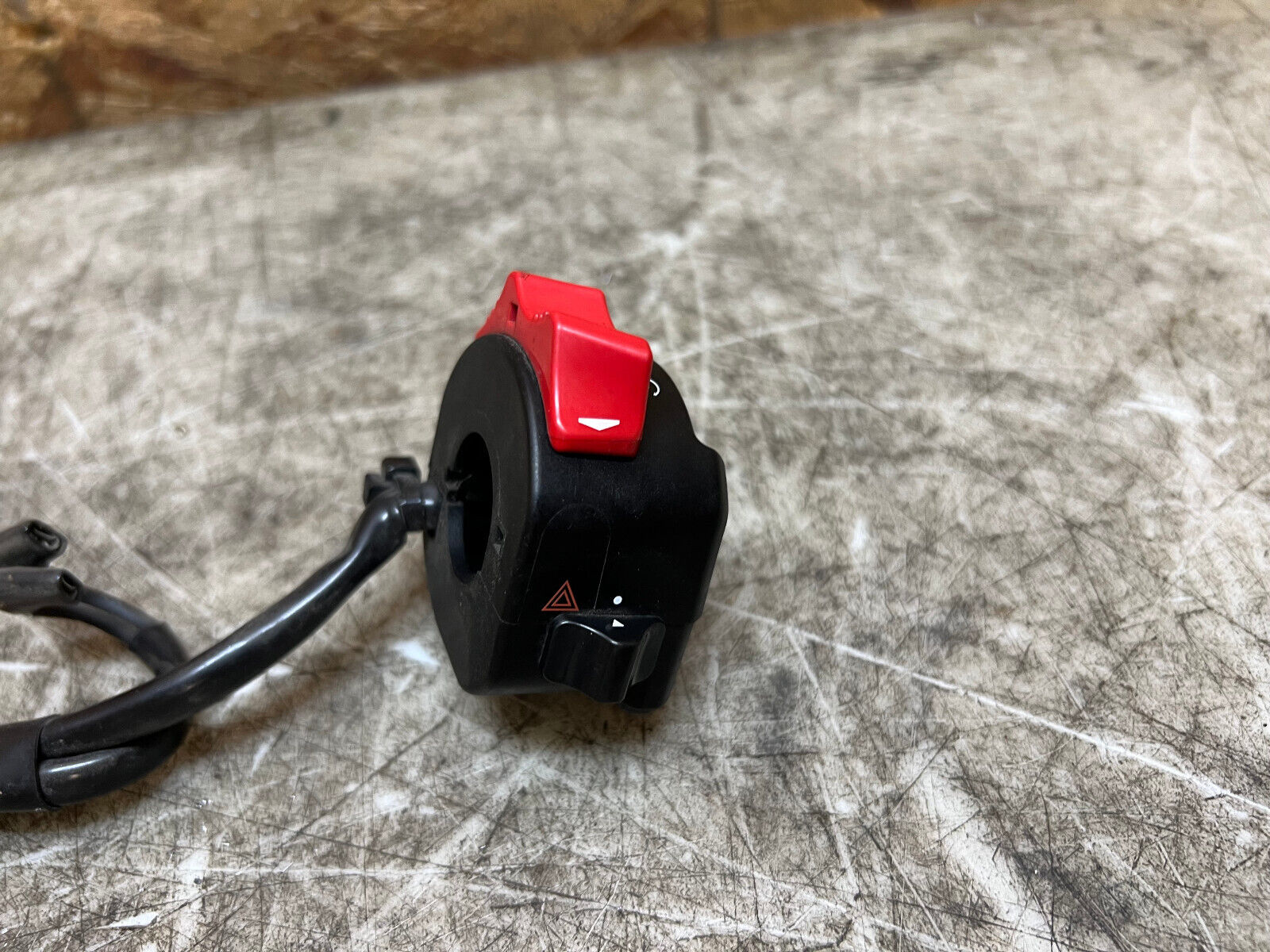 15 16 17 18 19 20 21 YAMAHA FZ-07 FZ07 MT-07 MT07 RIGHT BAR SWITCH CUBE ON OFF