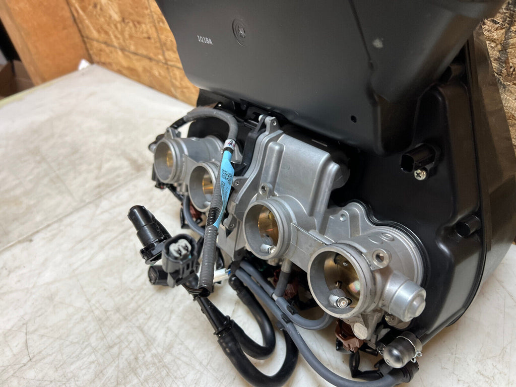 2024 21 22 23 24 SUZUKI HAYABUSA GSX1300R GSX 1300 THROTTLE BODIES BODY INTAKE