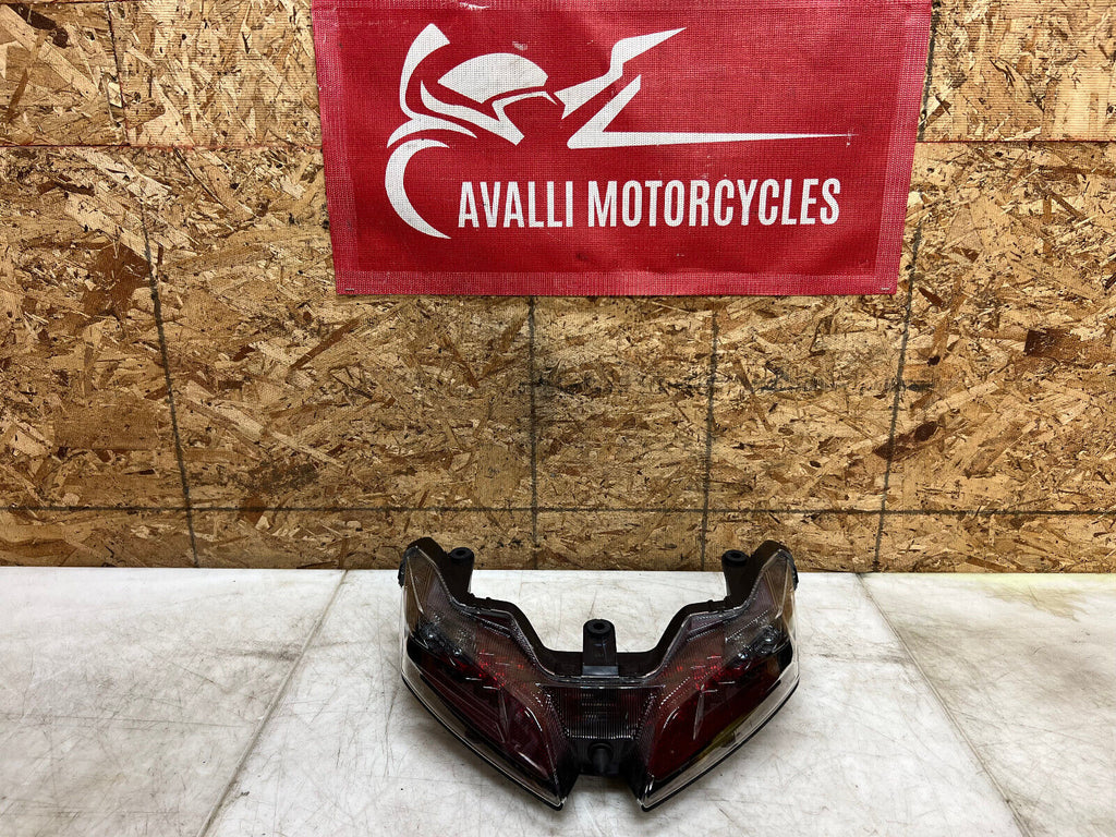 21 22 23 24 SUZUKI HAYABUSA GSX1300R GSX 1300 TAILLIGHT TAIL LIGHT BRAKE LIGHT