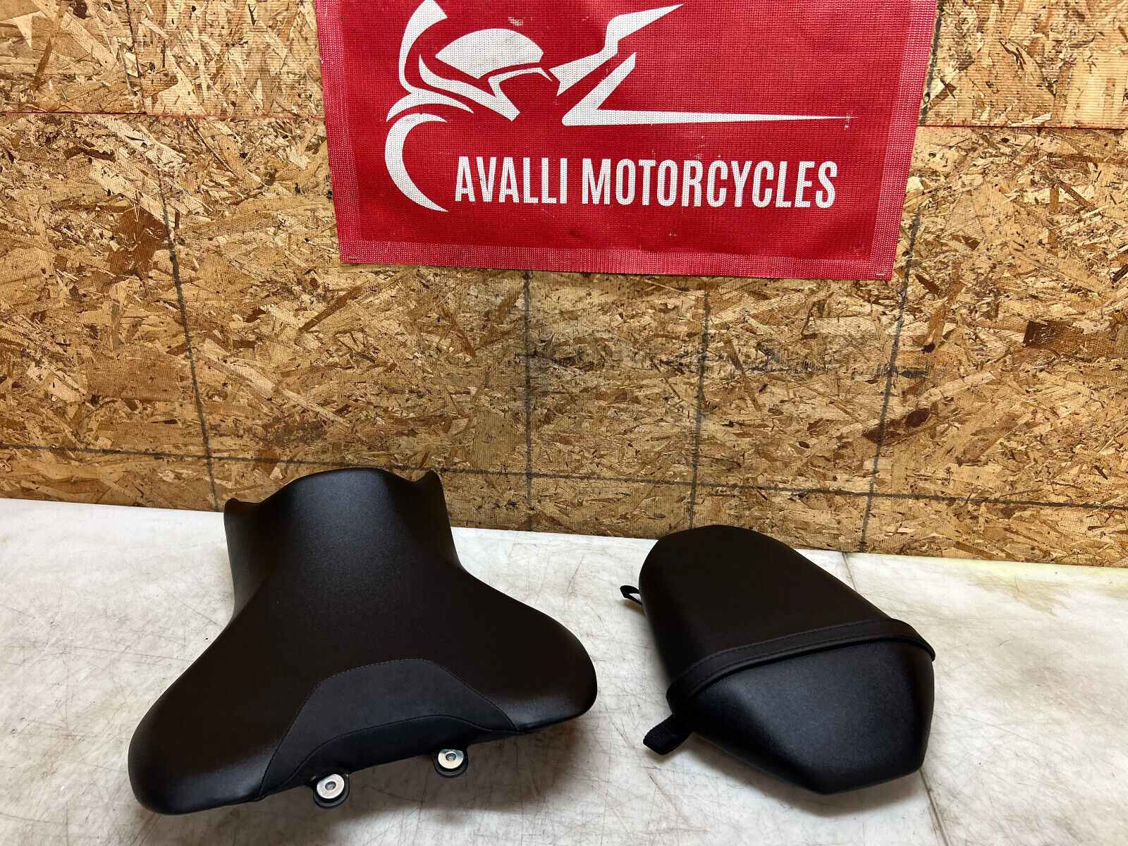 20 21 22 23 24 25 YAMAHA MT 07 MT-07 MT07 FRONT & REAR SEATS SEAT PASSENGER PAIR