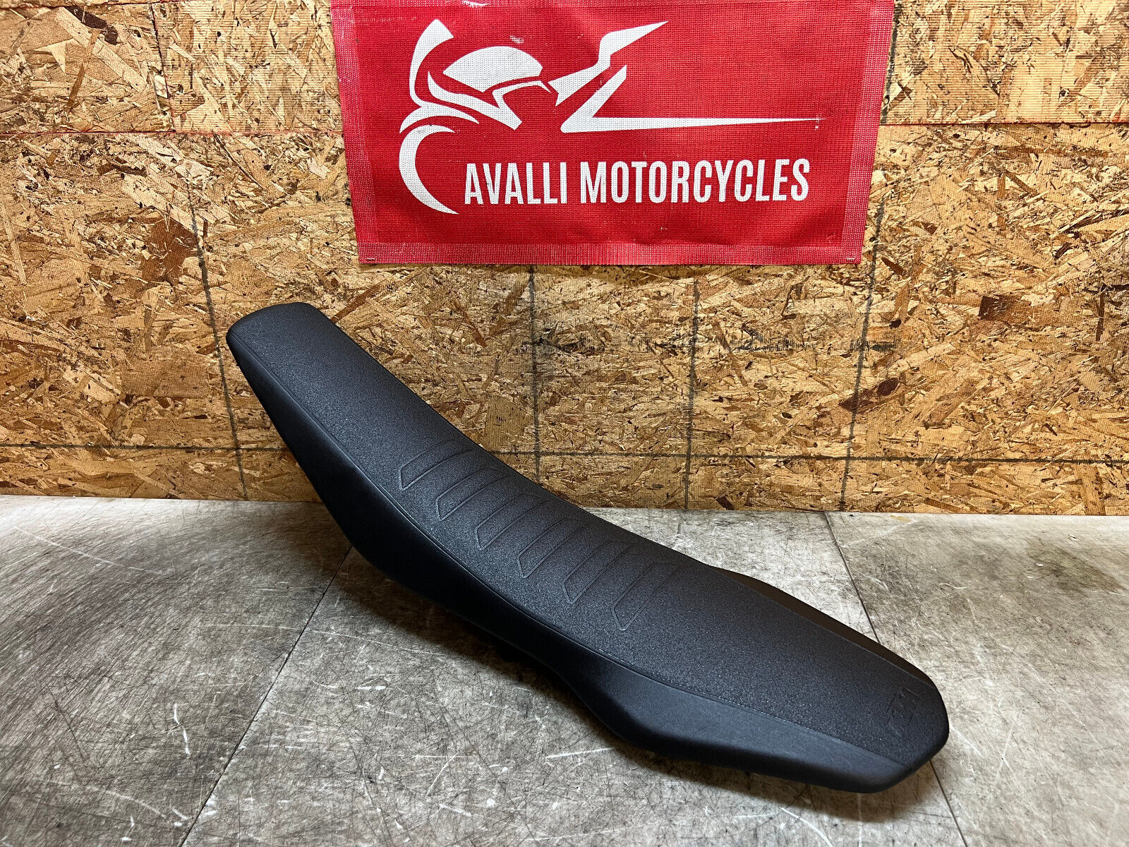 19 20 21 22 23 24 KTM ENDURO R DUKE SM SMC LC4 RIDERS SEAT PAD CUSION MINT