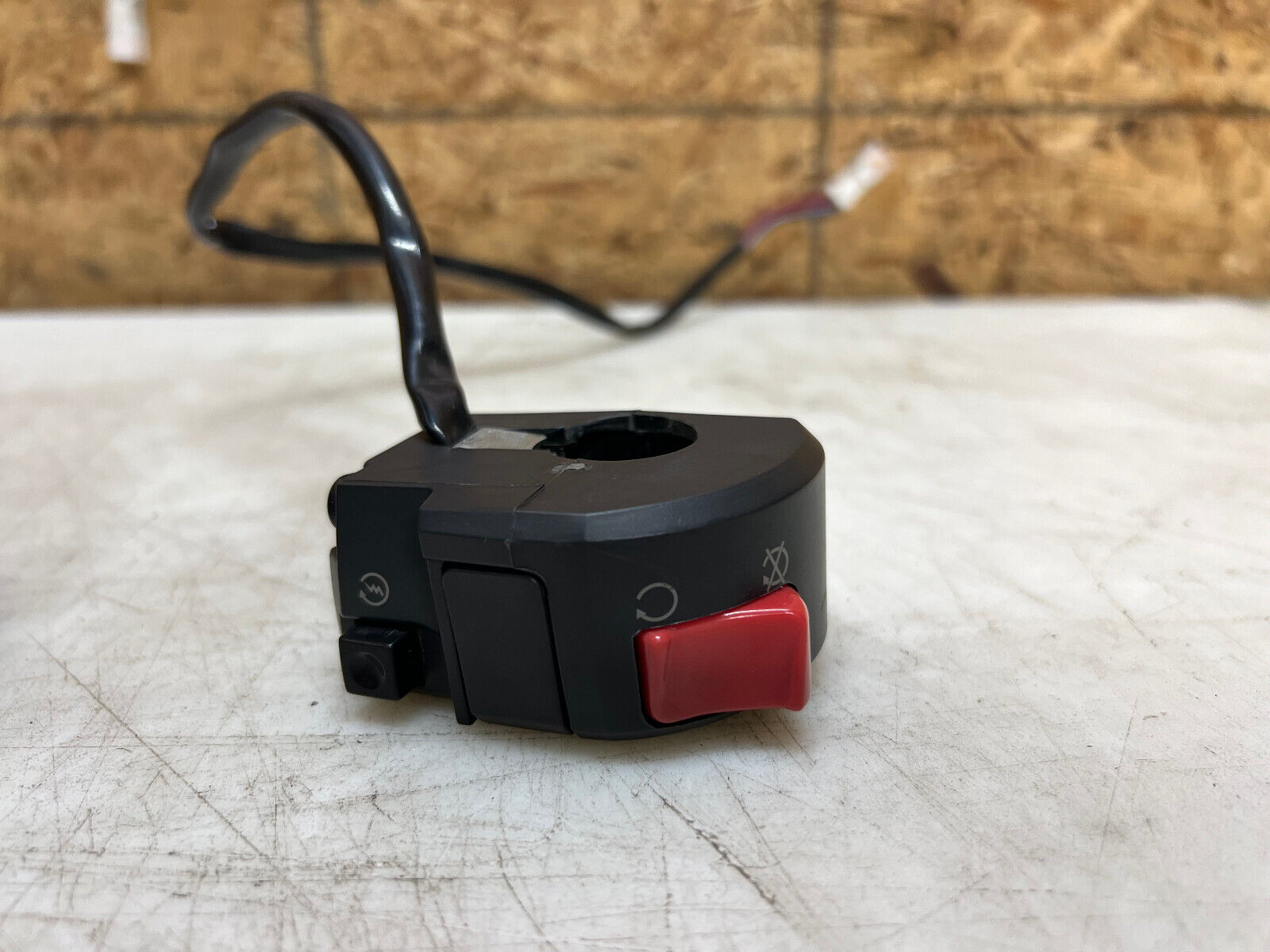 10 11 12 13 14 DUCATI MONSTER 796 M796 RIGHT LEFT BAR SWITCH CUBE ON OFF LIGHT