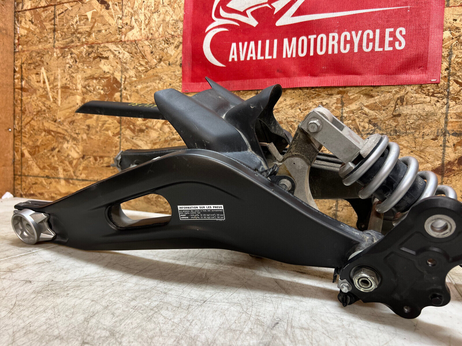 18 19 20 21 22 23 YAMAHA FZ-07 FZ07 MT-07 MT07 REAR SWINGARM SWING ARM BACK ARM