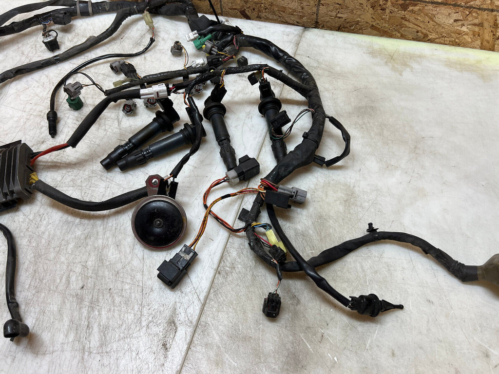 06 07 2006 2007 SUZUKI GSX-R GSXR 600 ENGINE WIRING HARNESS LOOM ECU CDI ECM BOX