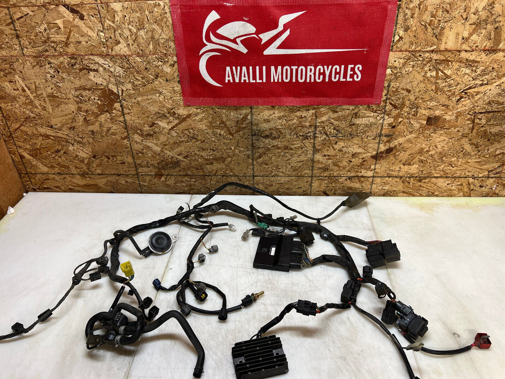 04 05 SUZUKI GSXR GSX-R 750 GSXR750 MAIN ENGINE WIRING HARNESS LOOM ECU CDI ECM