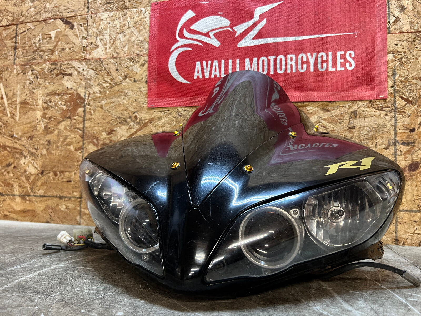 04 05 06 2004 2005 2006 YAMAHA YZFR1 YZF R1 HEADLIGHTS HEAD LIGHT FRONT NOSE