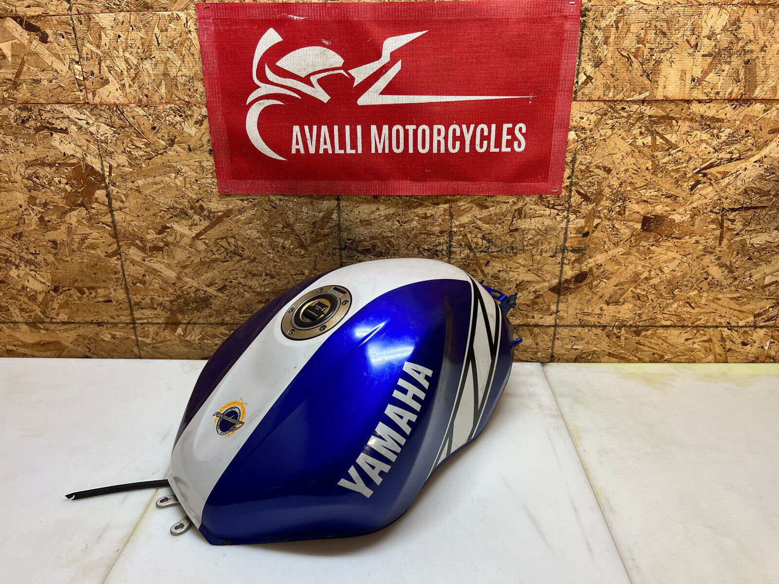 99 00 01 02 1999 2000 2001 2002 YAMAHA YZFR6 YZF R6 GAS TANK FUEL TANK RESERVOIR