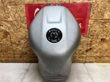 Load image into Gallery viewer, 04 05 SUZUKI GSXR GSX-R 600 750 GSXR750 GSXR600 GAS TANK FUEL TANK RESERVOIR
