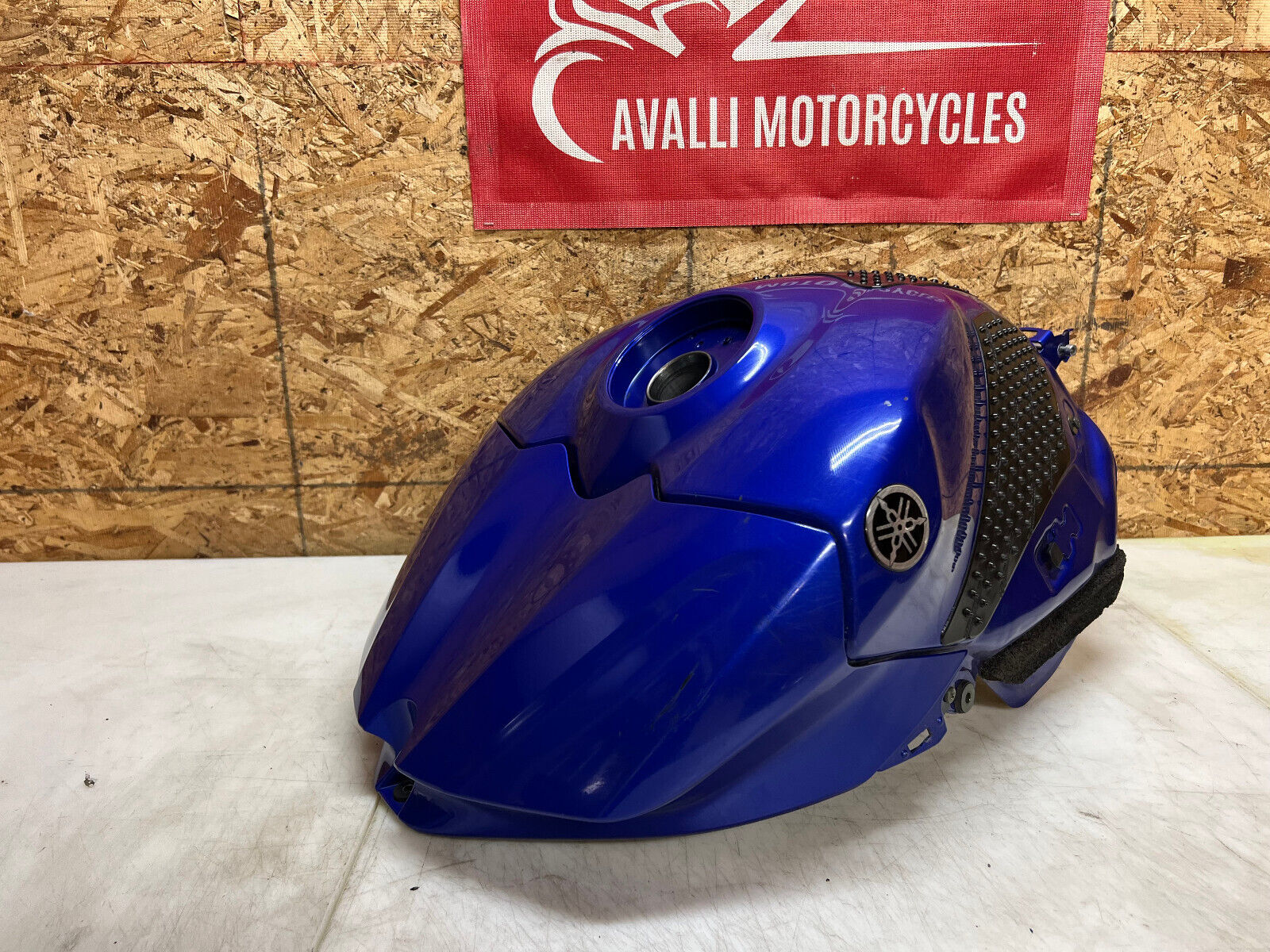 2007 2008 07 08 YAMAHA YZFR1 YZF R1 GAS TANK FUEL TANK PETROL RESERVOIR CELL