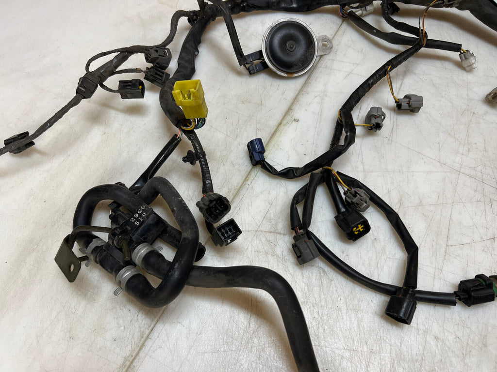 04 05 SUZUKI GSXR GSX-R 750 GSXR750 MAIN ENGINE WIRING HARNESS LOOM ECU CDI ECM