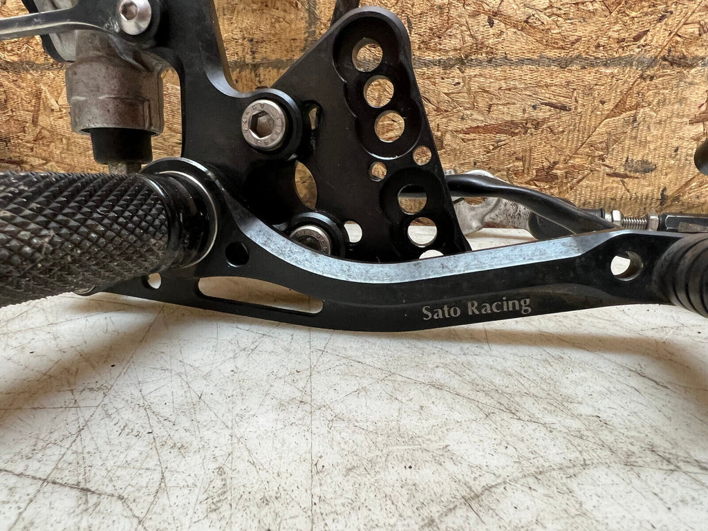 05 06 SUZUKI GSX-R1000 GSX-R GSXR 1000 SATO RACING REARSETS REAR SET SETS PAIR