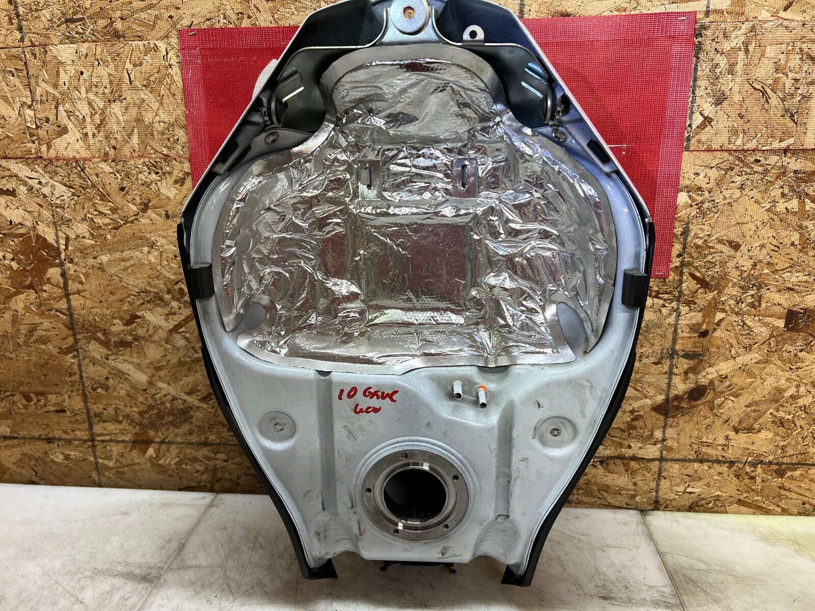 08 09 10 2009 2010 SUZUKI GSXR GSX-R 600 750 GAS TANK FUEL TANK PETROL RESERVOIR
