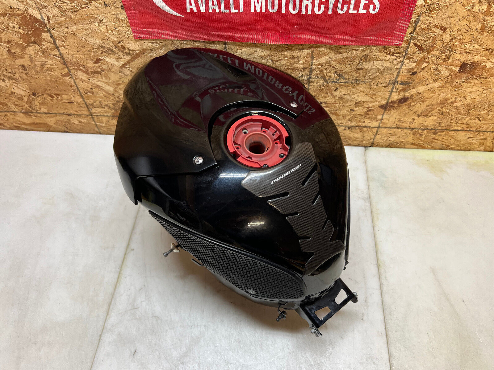 15 16 17 18 2015-2018 BMW S1000RR S1000 RR 1000RR GAS TANK FUEL TANK RESERVOIR