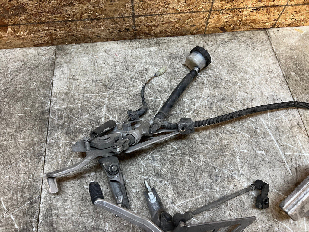 98 99 00 01 02 03 KAWASAKI NINJA ZX7-R ZX7R ZX7 LEFT RIGHT REARSETS REAR SET OEM