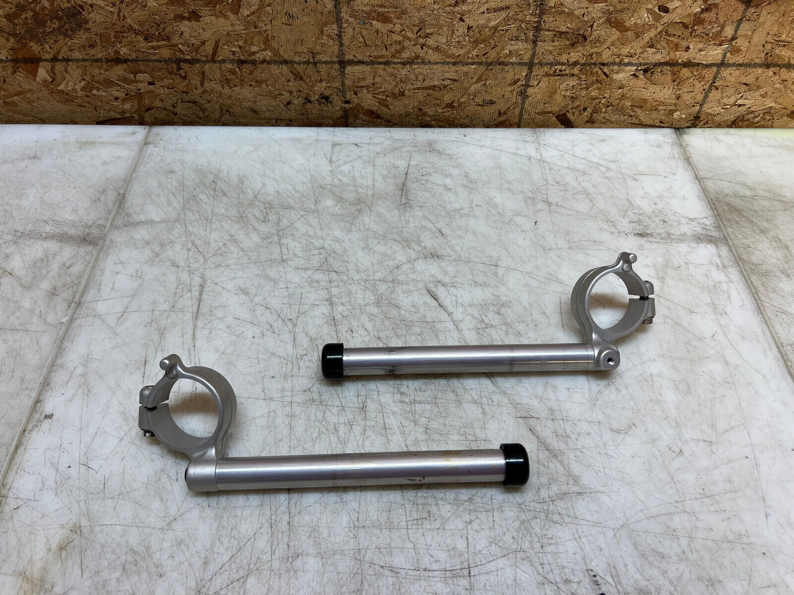 05 06 2005 2006 SUZUKI GSX-R1000 GSX-R GSXR 1000 LEFT RIGHT CLIP ON HANDLEBARS