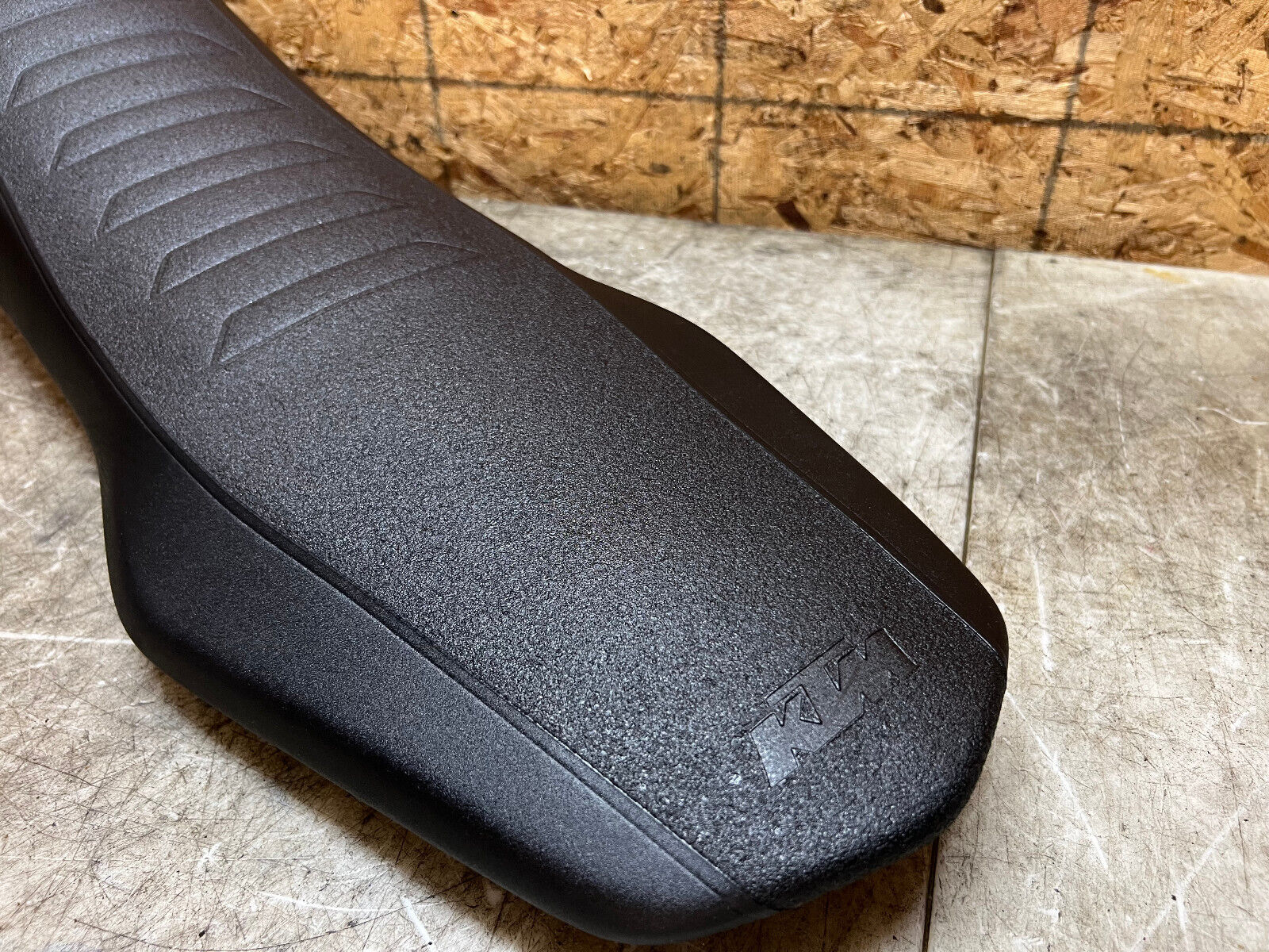 19 20 21 22 23 24 KTM ENDURO R DUKE SM SMC LC4 RIDERS SEAT PAD CUSION MINT