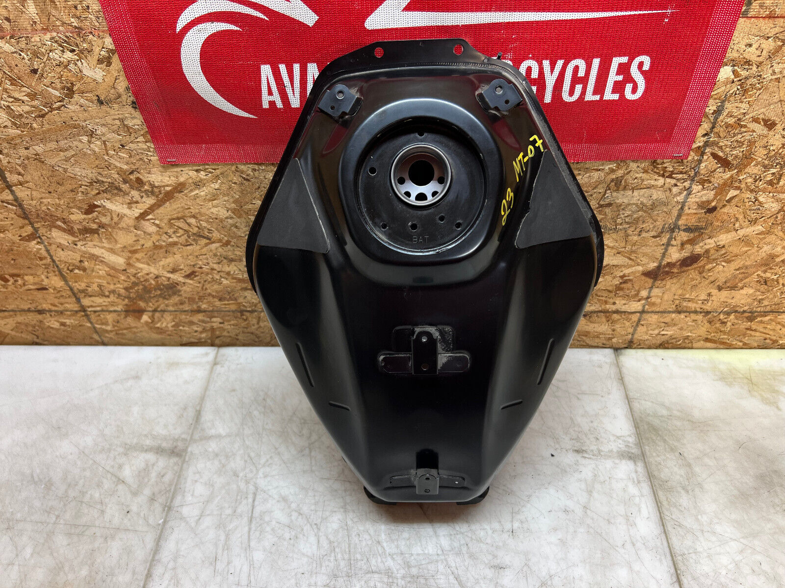 19 20 21 22 23 YAMAHA FZ-07 FZ07 MT-07 MT07 GAS TANK FUEL TANK PETROL RESERVOIR