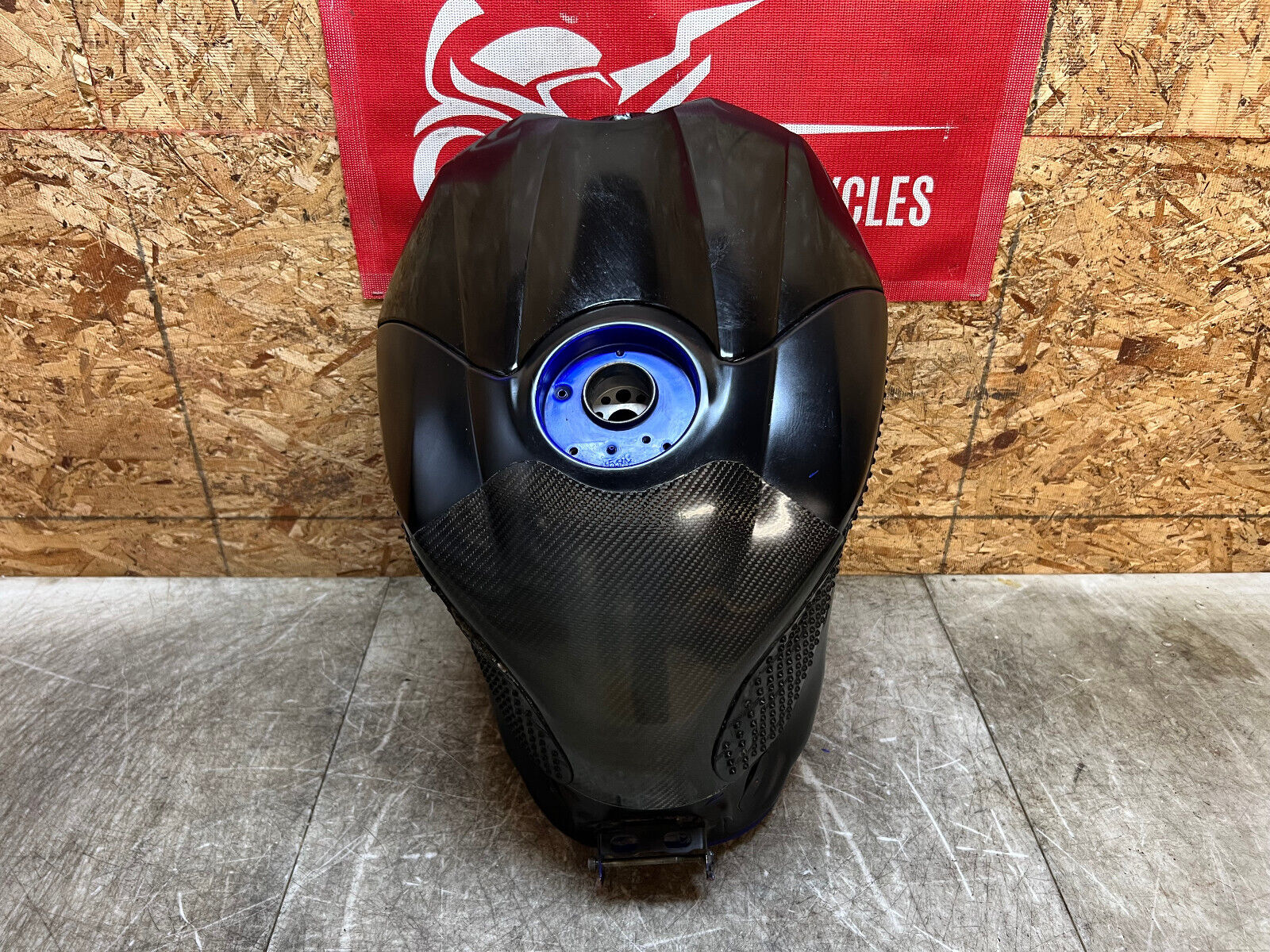 04 05 06 2004 2005 2006 YAMAHA YZFR1 YZF R1 GAS TANK FUEL TANK PETROL RESERVOIR