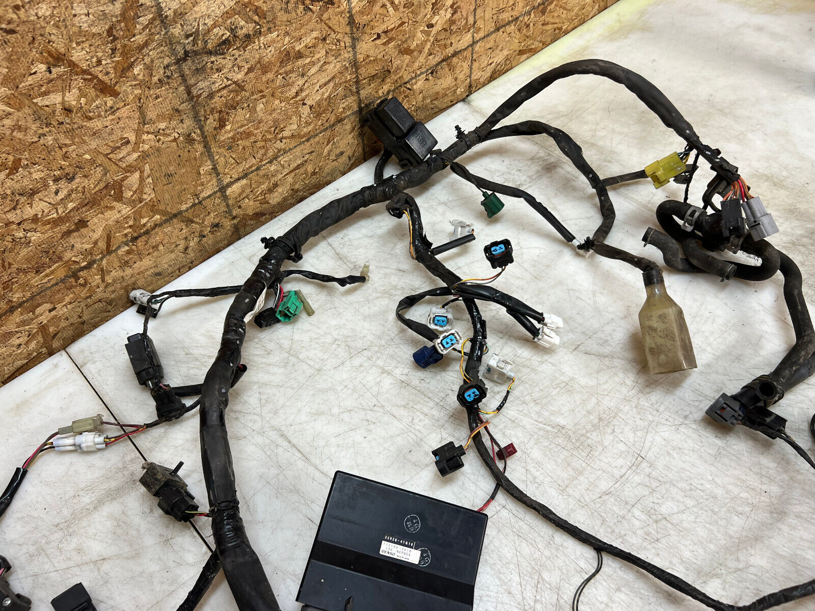 05 06 2005 2006 SUZUKI GSX-R1000 GSX-R GSXR 1000 WIRING HARNESS LOOM ECU CDI ECM