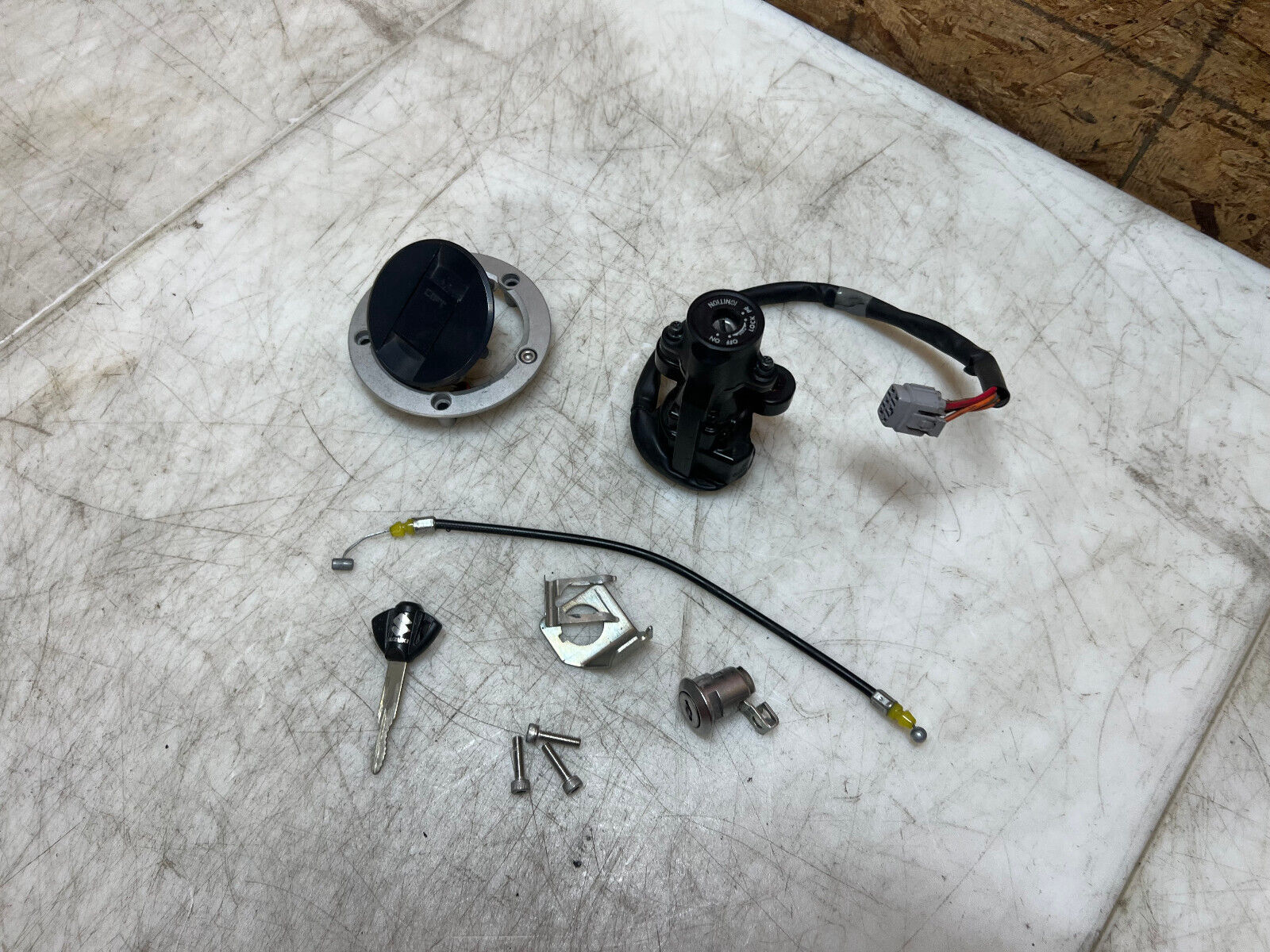 08 09 10 2008 2009 2010 SUZUKI GSXR GSX-R 600 750 LOCK SET KEY SET INGNITION OEM