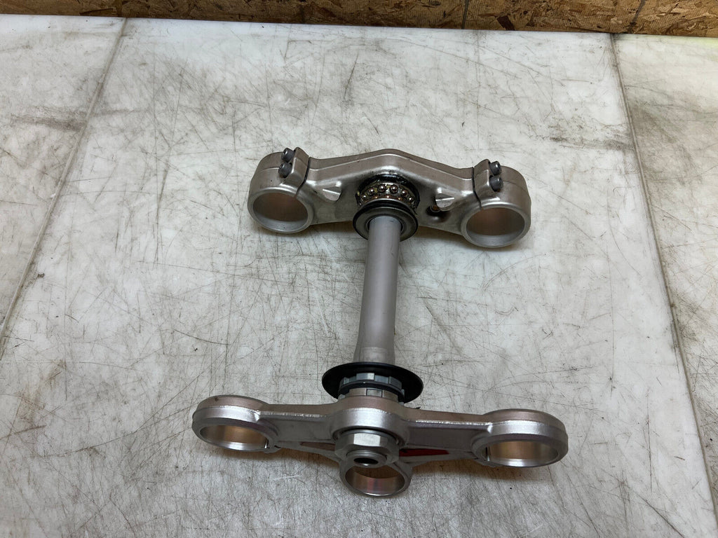 13 14 15 16 17 TRIUMPH DAYTONA 675R 675 R TOP TRIPLE TREE LOWER CLAMP STEM TREES