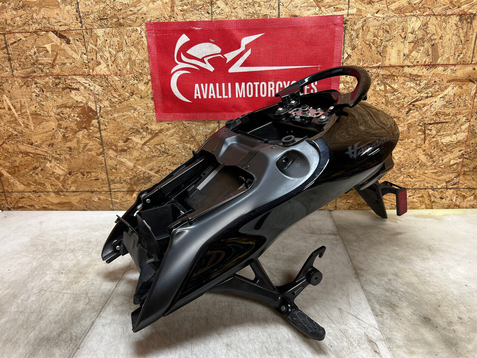 21 22 23 24 SUZUKI HAYABUSA GSX1300R GSX 1300 SUBFRAME SUB FRAME BACK FRAME TAIL