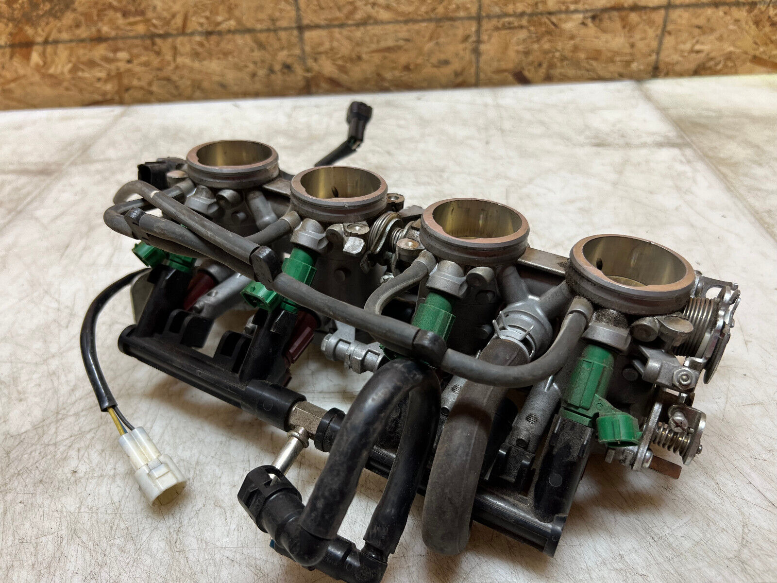 08 09 10 2009 2010 SUZUKI GSXR GSX-R 600 750 THROTTLE BODIES BODY INTAKE FUEL