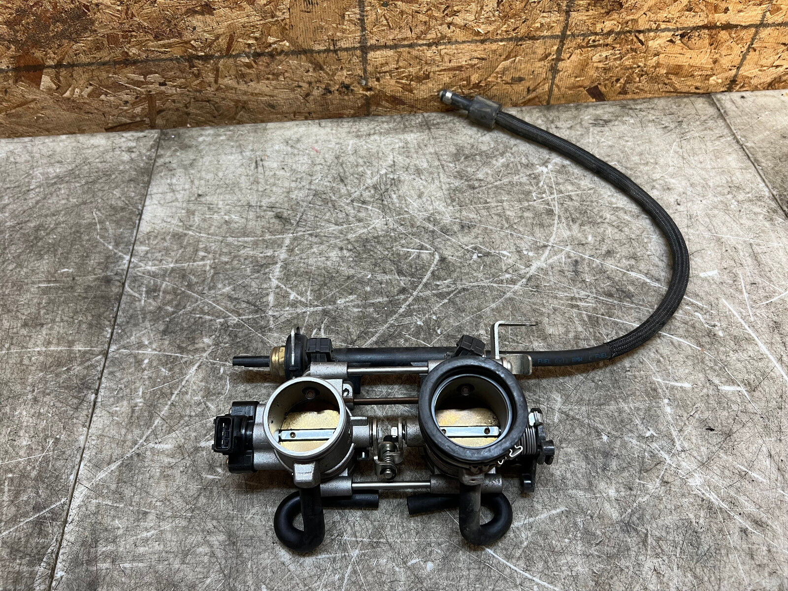 13 14 15 16 17 18 BMW F800GS F 800GS F800 GS THROTTLE BODIES BODY FUEL INTAKE
